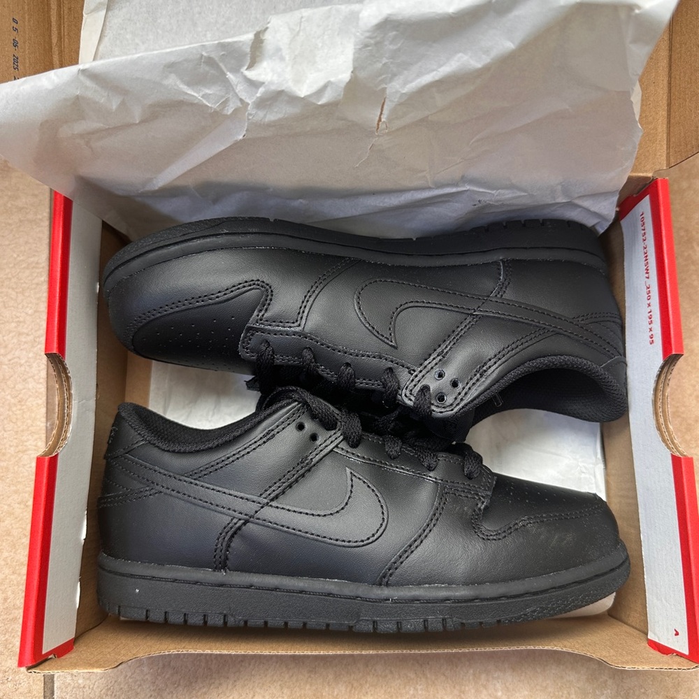 Nike Youth Black Low-Top Leather Sneakers — Matte Black
